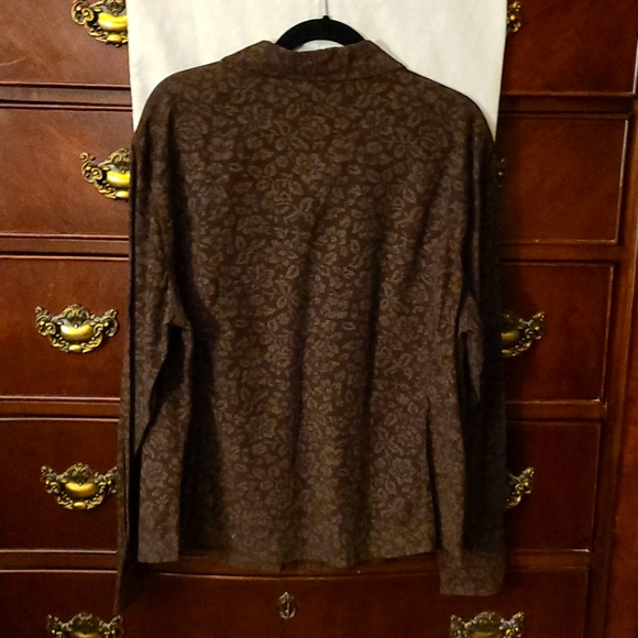 Ladies 100% cotton long sleeve button down. Size XL - Picture 3 of 3
